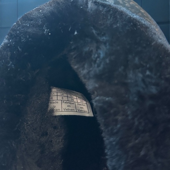 Ugg Black Fuzzy Cheetah Print Women’s Slippers Size 8 - Picture 7 of 7